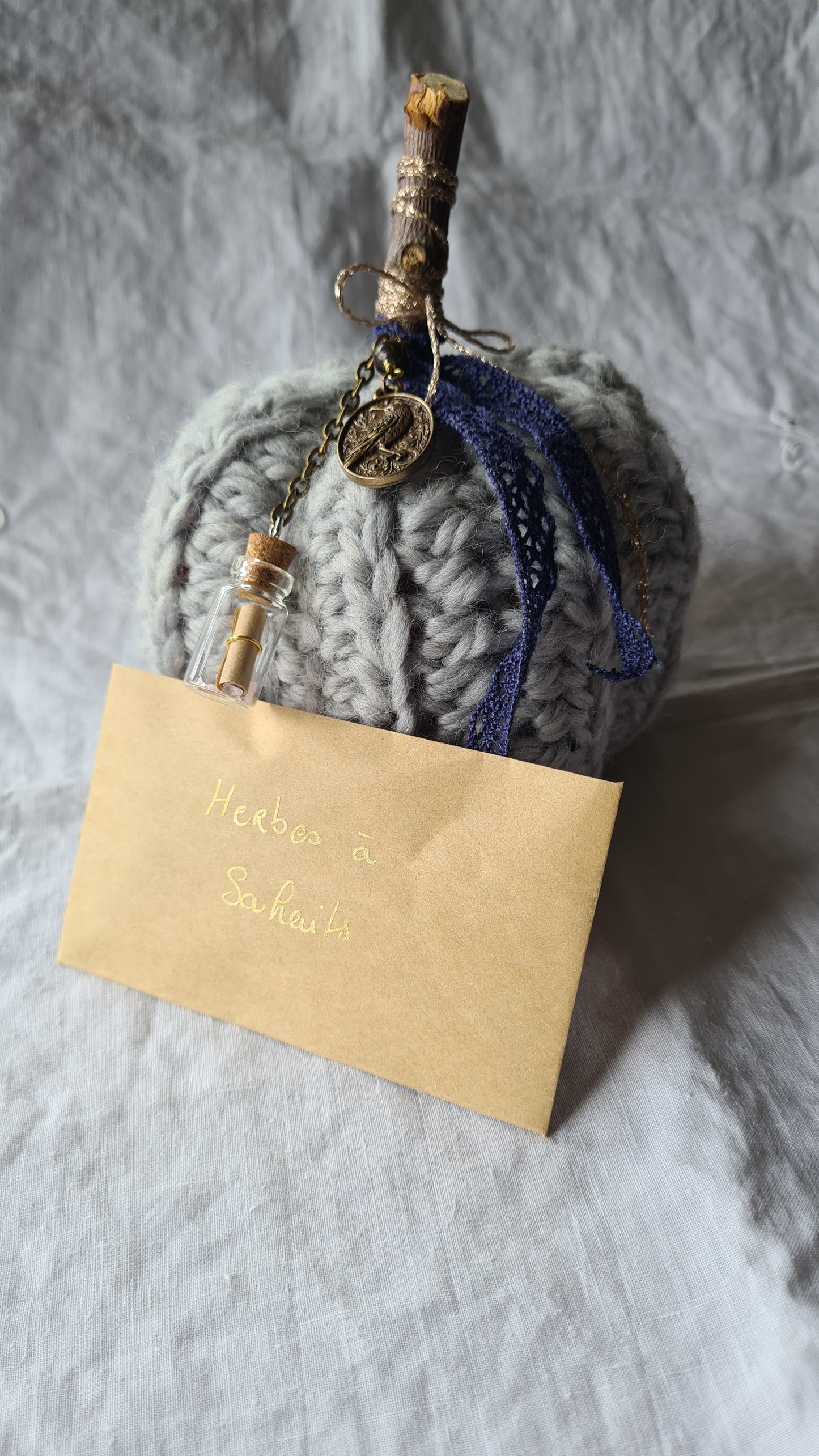 Citrouille Gris-Bleu – Ruban dentelle bleu marine