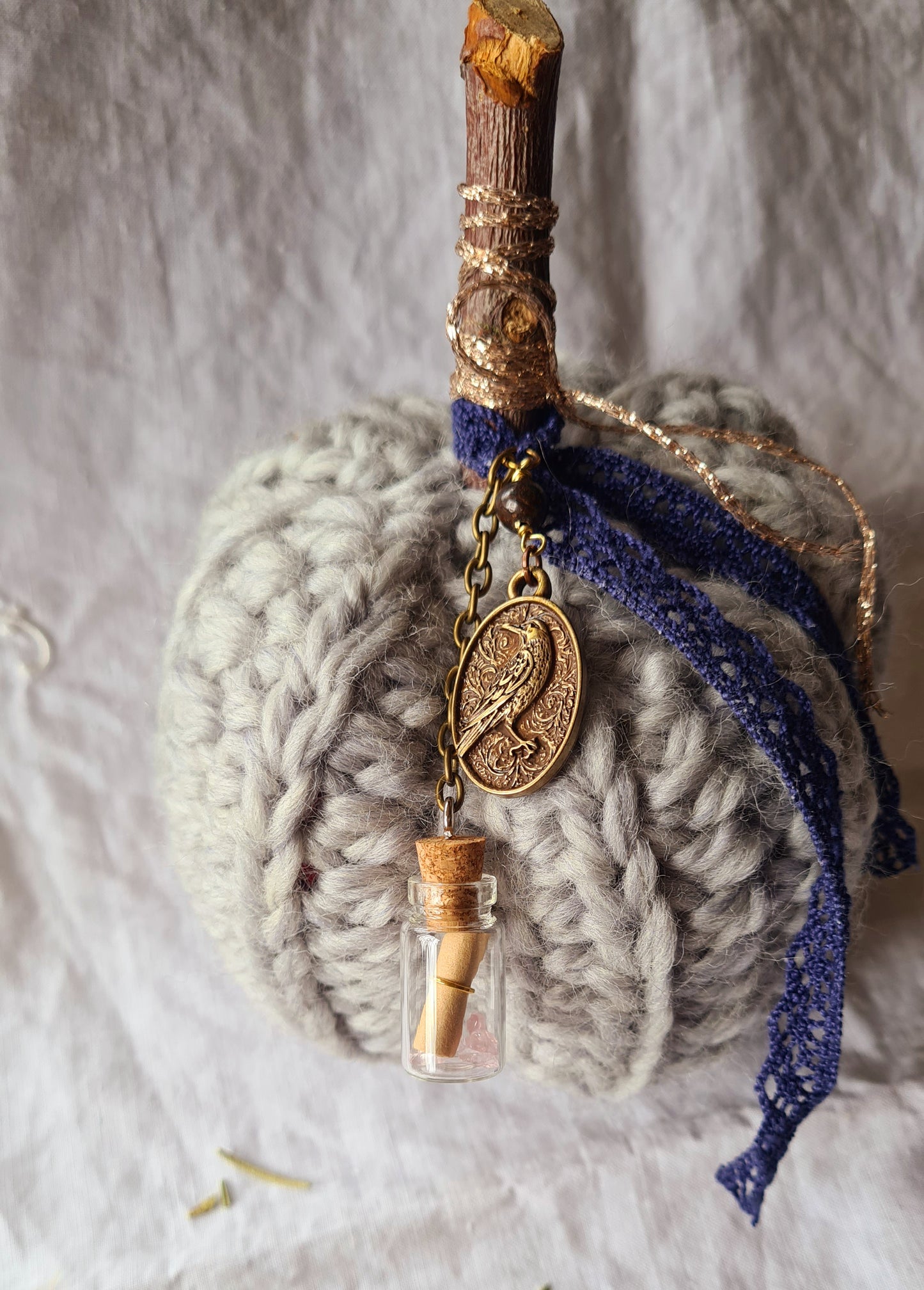 Citrouille Gris-Bleu – Ruban dentelle bleu marine