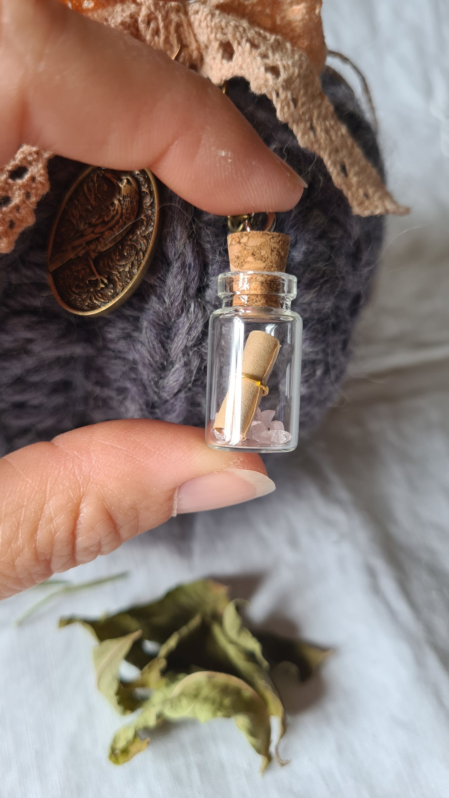 Citrouille Parme Dentelle – Ruban corail