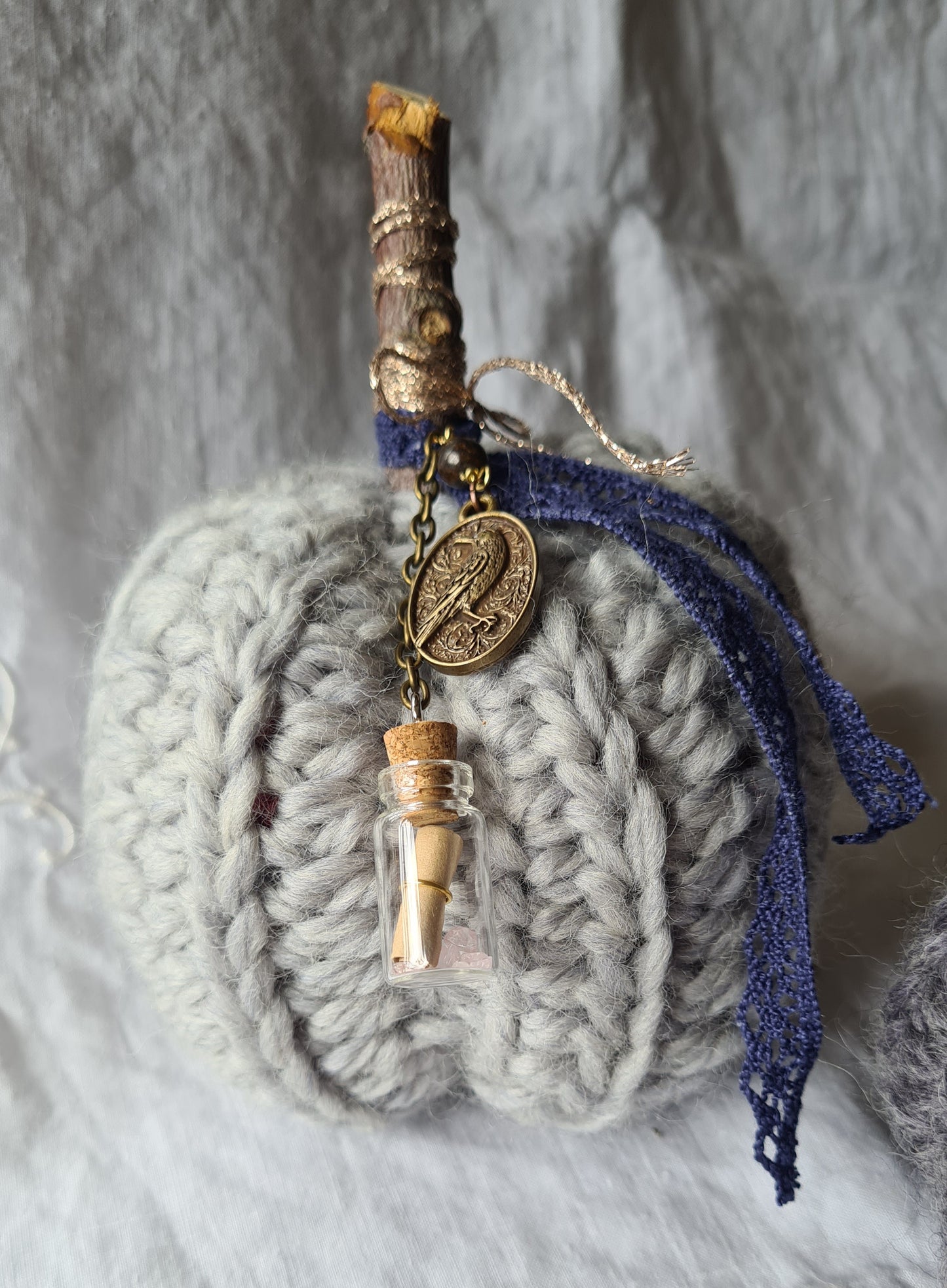 Citrouille Gris-Bleu – Ruban dentelle bleu marine