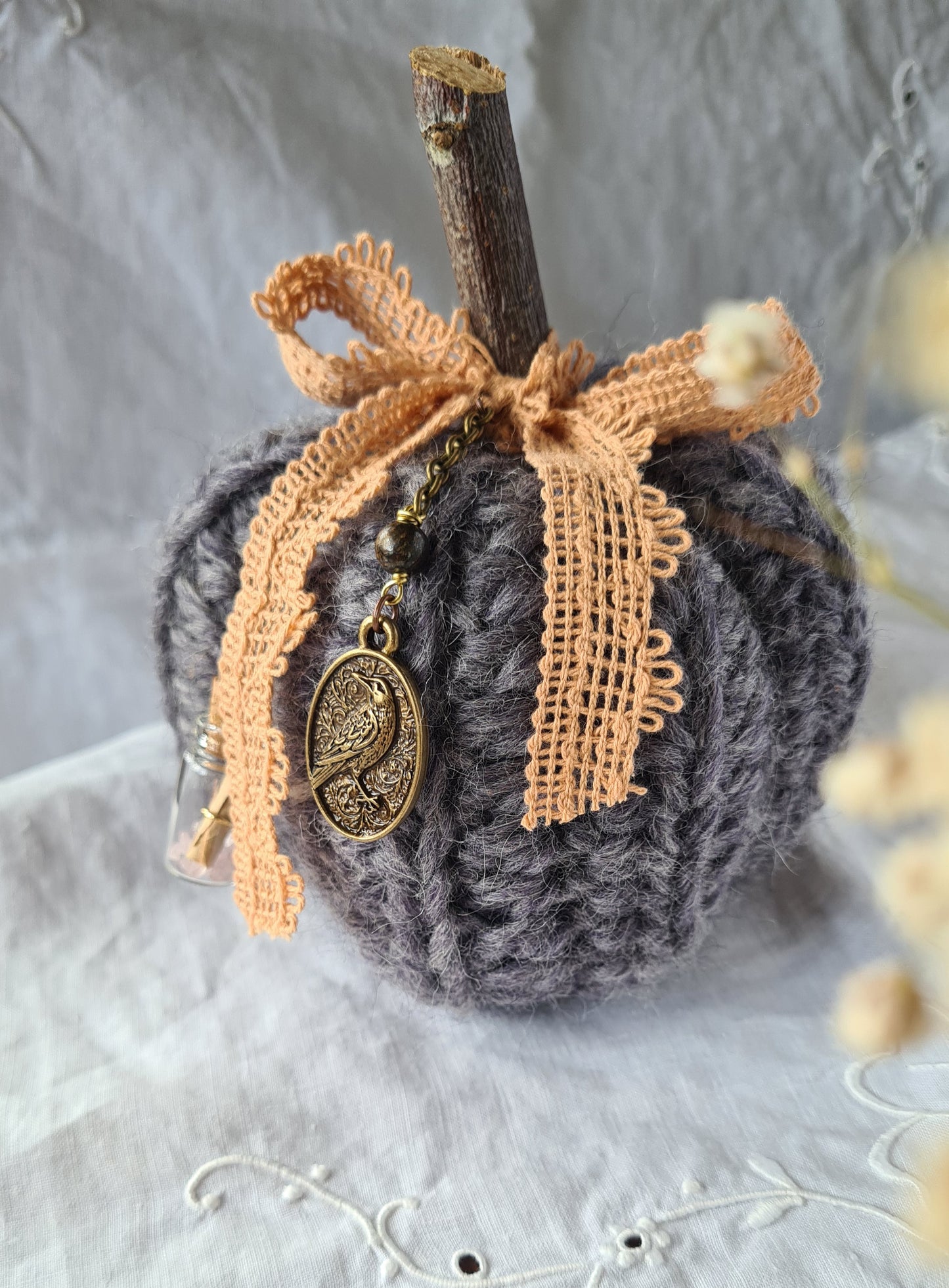 Citrouille Parme Vintage – Ruban corail