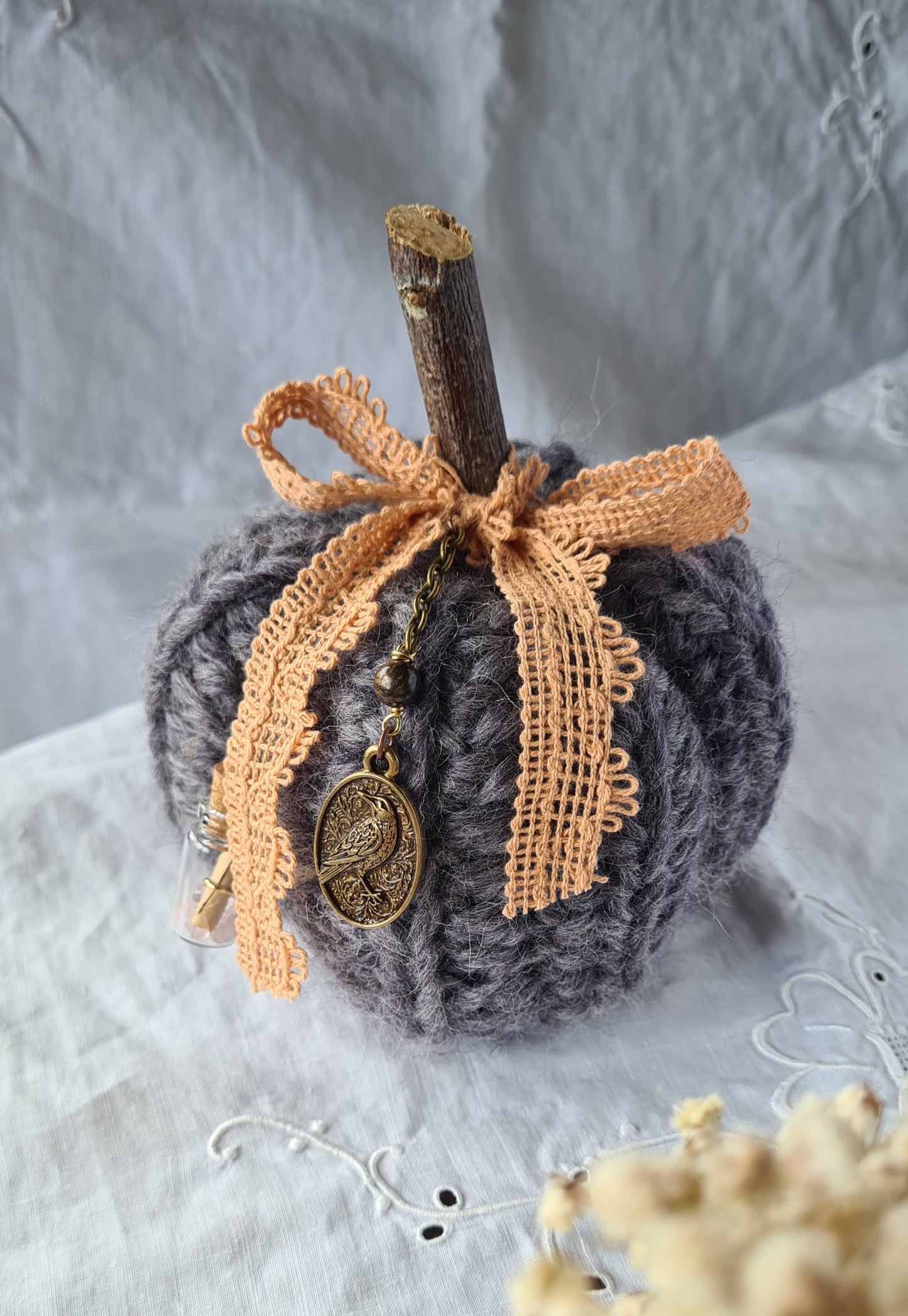 Citrouille Parme Vintage – Ruban corail